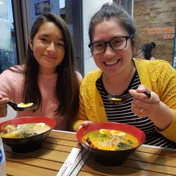 Meet Your Posher, Cristhy - Picture 2 of 2